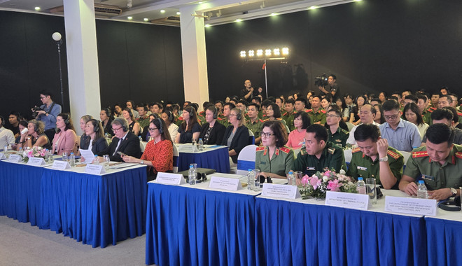 vna-potal-toa-dam-ket-noi-hanh-dong-khong-de-ai-lai-phia-sau-trong-cong-tac-phong-chong-mua-ban-nguoi-8176111.jpg