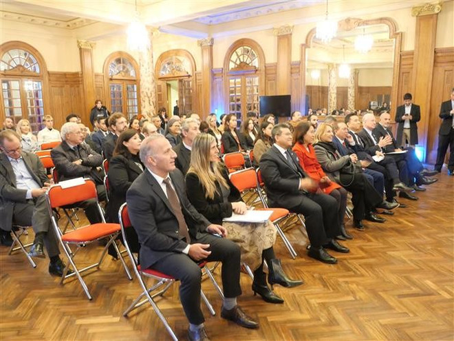 Participants at the seminar. (Photo: VNA) vna-potal-viet-nam-thuc-day-hop-tac-nghi-vien-asean-va-argentina-8084784.jpg