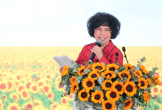 TH Group founder Thai Huong recently proposed to Prime Minister Pham Minh Chinh the necessity of a dedicated law on school nutrition. (Photo: Vietnam+) thai-huong-3.png