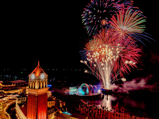 Sun Paradise Land ecosystem in Phu Quoc offers captivating experiences, including a spectacular 365-day-a-year fireworks display. (Photo: Sun Group) phu-quoc-3.jpg