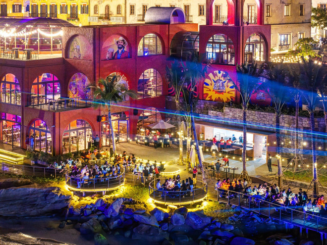 Sun Bavaria GastroPub is one of the nightlife hotspots of Phu Quoc that is loved by tourists. (Photo: Sun Group) phu-quoc-4.jpg