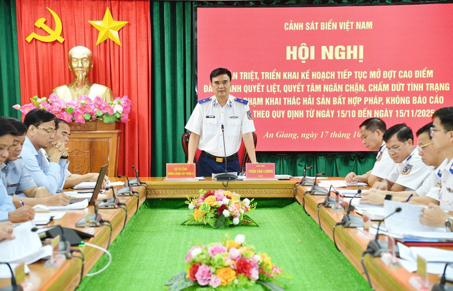vna-potal-an-giang-canh-sat-bien-viet-nam-quyet-liet-ngan-chan-de-cham-dut-tau-ca-vi-pham-khai-thac-iuu-8345569.jpg
