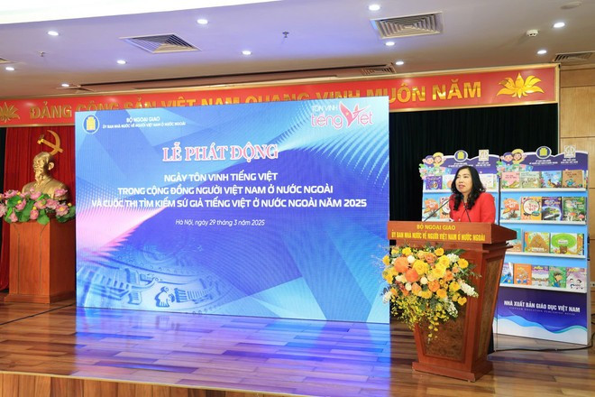Deputy Minister of Foreign Affairs Le Thi Thu Hang speaks at the event. (Photo: VietnamPlus) tieng-viet-2.jpg