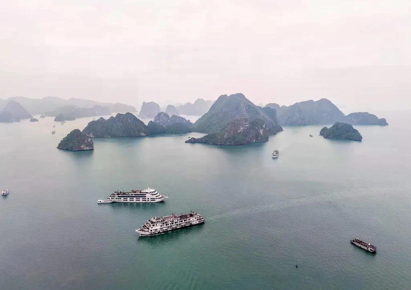 Tourist ships in Ha Long Bay, Quang Ninh province (Photo: VNA)