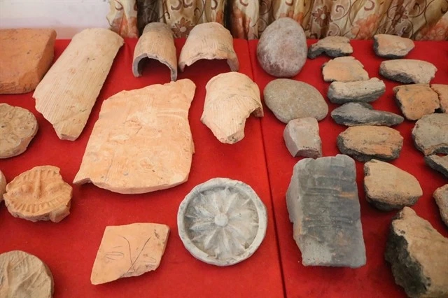 Over 2,300 pieces of bronze drum moulds were discovered at Luy Lau ancient citadel. (Photo: VNA)