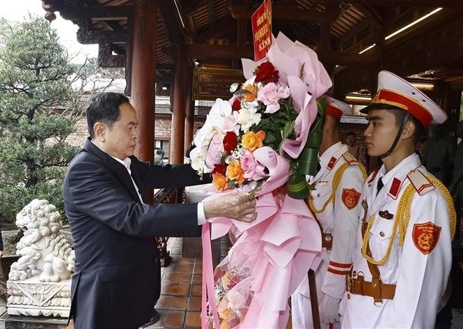 NA Chairman Tran Thanh Man offers flowers in commemoration of General Nguyen Chi Thanh on December 29, 2024. (Photo: VNA)