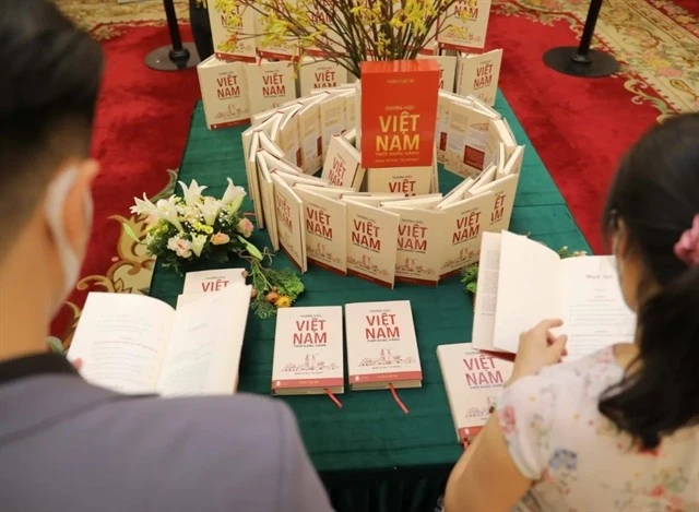 The launch of the book “'Vietnamese Brands – Golden Moment' by author Tran Tue Tri in Hanoi. (Photo: VNA) 