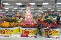 From early December, major retail chains in Ho Chi Minh City have recorded a noticeable increase in shoppers seeking Tet products. (Photo: VNA)