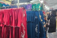 Garment and fashion products by Vietnamese enterprises are showcased at the fair. (Photo: VNA)