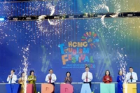Officials mark the opening of the 22nd Ho Chi Minh City Tourism Festival on April 2. (Photo: VNA)
