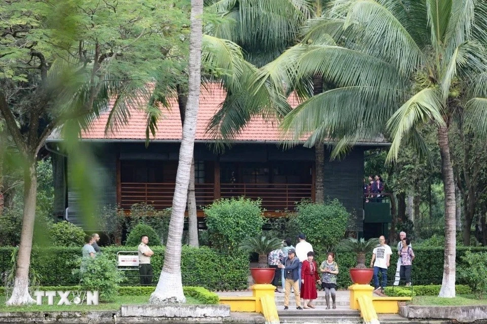 The stilt house, where President Ho Chi Minh lived and worked from May 1958 to August 1969, is located inside the Ho Chi Minh Memorial Site. (Photo: VNA)