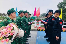 Vietnamese, Chinese soldiers begin conducting joint border patrol (Photo: VNA)