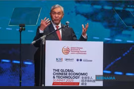 Malaysian Deputy Prime Minister Ahmad Zahid Hamidi speaks at the Global Chinese Economic and Technology Summit 2025 (Photo: bernama.com)