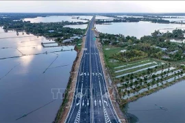 A section of Can Tho - Ca Mau Expressway (Photo: VNA)