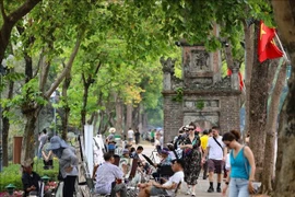 Pedestrian streets around Hoan Kiem Lake are favoured by both domestic and international visitors. (Photo: VNA)