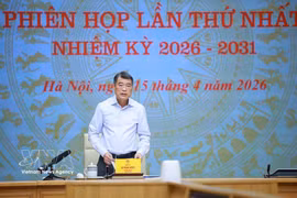 Prime Minister Le Minh Hung speaks at the first meeting of the Central Emulation and Commendation Council for the 2026–2031 term on April 15. (Photo: VNA)