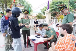 Tuyen Quang police tighten checks on foreigners in border areas. (Photo: VNA)