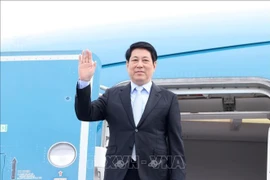 State President Luong Cuong leaves Hanoi for APEC Economic Leaders’ Week in the RoK on October 29 morning. (Photo: VNA)