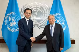 UN Secretary-General Antonio Guterres (right) and Ambassador Do Hung Viet, head of Vietnam’s Permanent Mission to the UN (Photo: Vietnam’s Permanent Mission to the UN)