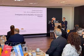 Vietnamese Ambassador to Argentina Ngo Minh Nguyet speaks at the event. (Photo: VNA)