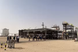A corner of the operations centre of the Bir Seba field. (Photo: VNA)