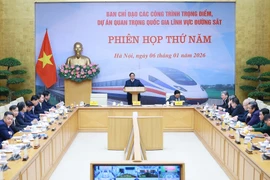 Prime Minister Pham Minh Chinh chairs the fifth meeting of the steering committee for key national railway projects. (Photo: VNA)
