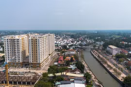 Social housing projects help meet the housing needs of low-income earners and workers, while contributing to sustainable urban development. (Photo: VNA)