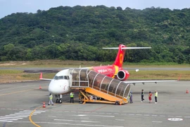 A Vietjet aircraft at Con Dao airport (Photo: VNA)
