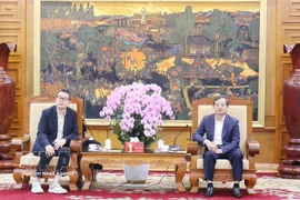 Chairman of the Bac Ninh provincial People’s Committee Pham Hoang Son (R) receives Andy Lin, Vice President of Cooler Master, on March 10. (Photo: VNA)