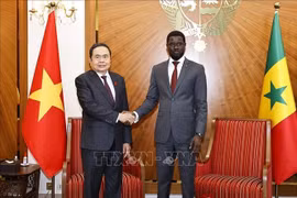 Vietnamese National Assembly Chairman Tran Thanh Man (L) meets with Senegalese President Bassirou Diomaye Faye (Photo: VNA)