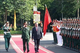 Party General Secretary To Lam reviews the Guard of Honour of the Vietnam People’s Army. (Photo: VNA) 