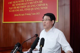 State President Luong Cuong speaks at the thematic meeting of the Party cell of Quang Chinh 6 hamlet. (Photo: VNA)