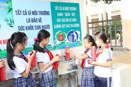 Students at Vinh Long's Kim Dong Primary School gain access to clean water (Photo: VNA)