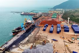 Berth No. 3 at Vung Ang Port in Ha Tinh province receives cargo vessels in early 2026. (Photo: VNA)