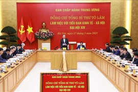 At the working session between Party General Secretary To Lam and the Socio-economic Subcommittee of the 14th National Party Congress. (Photo: VNA)