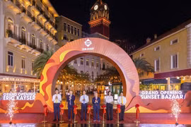 The grand opening ceremony of Eric Kayser at the brand new Sunset Bazaar – a niche leisure and art quarter, adding more to the Mediterranean vibe of Sunset Town (Photo: Sun Group)