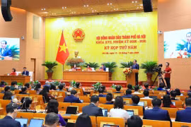 An overview of the opening ceremony of the fifth session of the 17th Hanoi People's Council. (Photo: VNA)