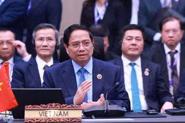 Prime Minister Pham Minh Chinh (C) attends the 26th ASEAN-RoK Summit. (Photo: VNA)