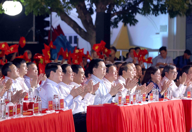 vna-potal-chuong-trinh-cau-truyen-hinh-chinh-luan-nghe-thuat-dac-biet-e2809cthoi-co-vange2809d-8228761.jpg