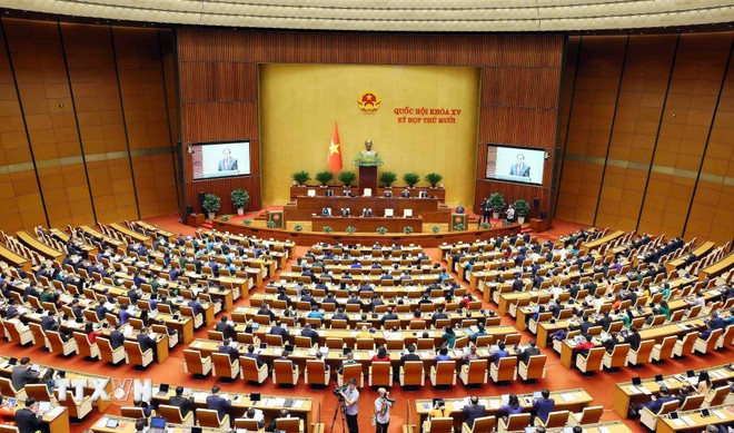Overview of the opening of the 10th session of the 15th National Assembly. (Photo: VNA)