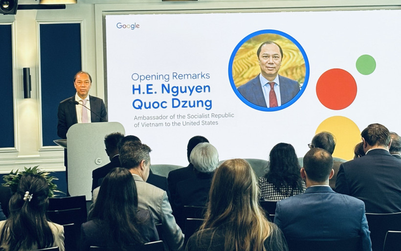 Vietnamese Ambassador Nguyen Quoc Dung addresses the ASEAN–US Cooperation Forum on Artificial Intelligence held in Washington D.C. (Photo: published by VNA)