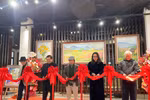 Tet colours fill painting exhibition in Hanoi