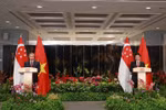 Vietnamese, Singaporean leaders brief media on outcomes of talks