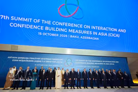 Heads of delegations pose for a group photo at the seventh Summit of the Conference on Interaction and Confidence Building Measures in Asia (CICA) in Baku, Azerbaijan. (Photo: VNA)