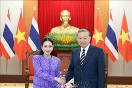 CPV General Secretary To Lam (right) receives Prime Minister of Thailand and leader of the Pheu Thai Party Paetongtarn Shinawatra in Hanoi on May 16. (Photo: VNA)