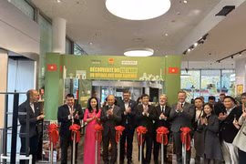 The opening ceremony of the Vietnamese Goods Week at the Monoprix Beaugrenelle shopping centre in Paris. (Photo: VNA)
