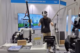 AI-powered robots displayed at an event in Malaysia (Photo: VNA)