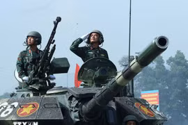 Soldiers of Vietnam's Armour - Tank Arms in a rehearsal on July 17 in preparation for the National Day parade (Photo: VNA)