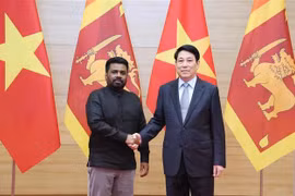 Vietnamese President Luong Cuong and his Sri Lankan counterpart Anura Kumara Dissanayaka at the banquet held in honour of the latter in Hanoi on May 5. (Photo: VNA)