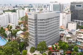 An image of Daikin Air Tower in Ho Chi Minh City. The building is the first project globally to secure the highest level of platinum status across three prestigious certification systems. (Photo: cafef.vn)